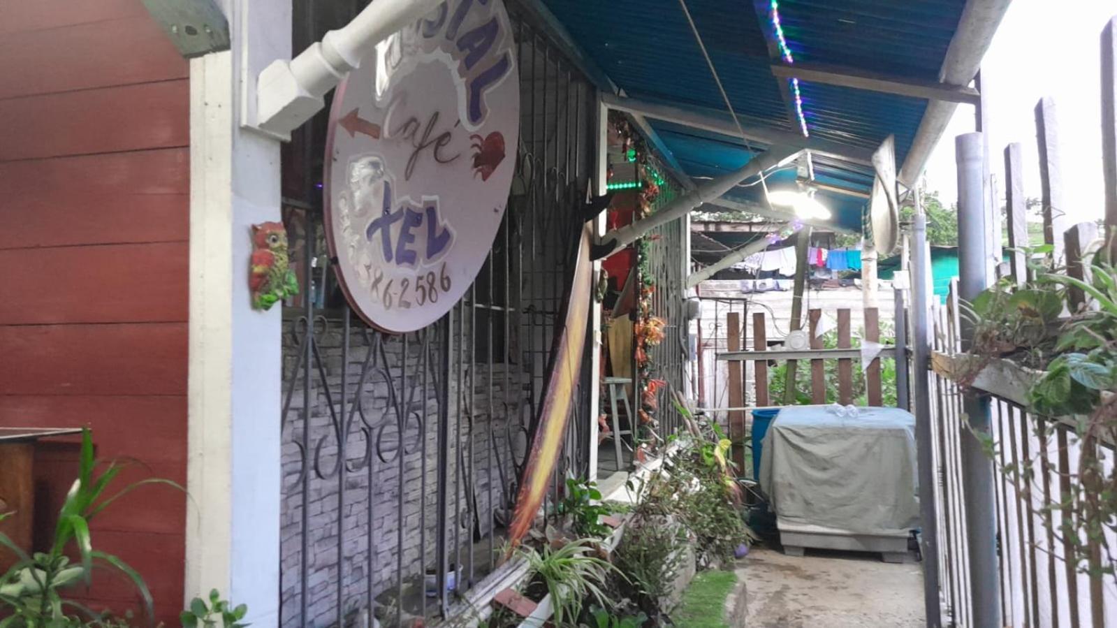 בוקס דל טורו Hostal Cafe Axel מראה חיצוני תמונה