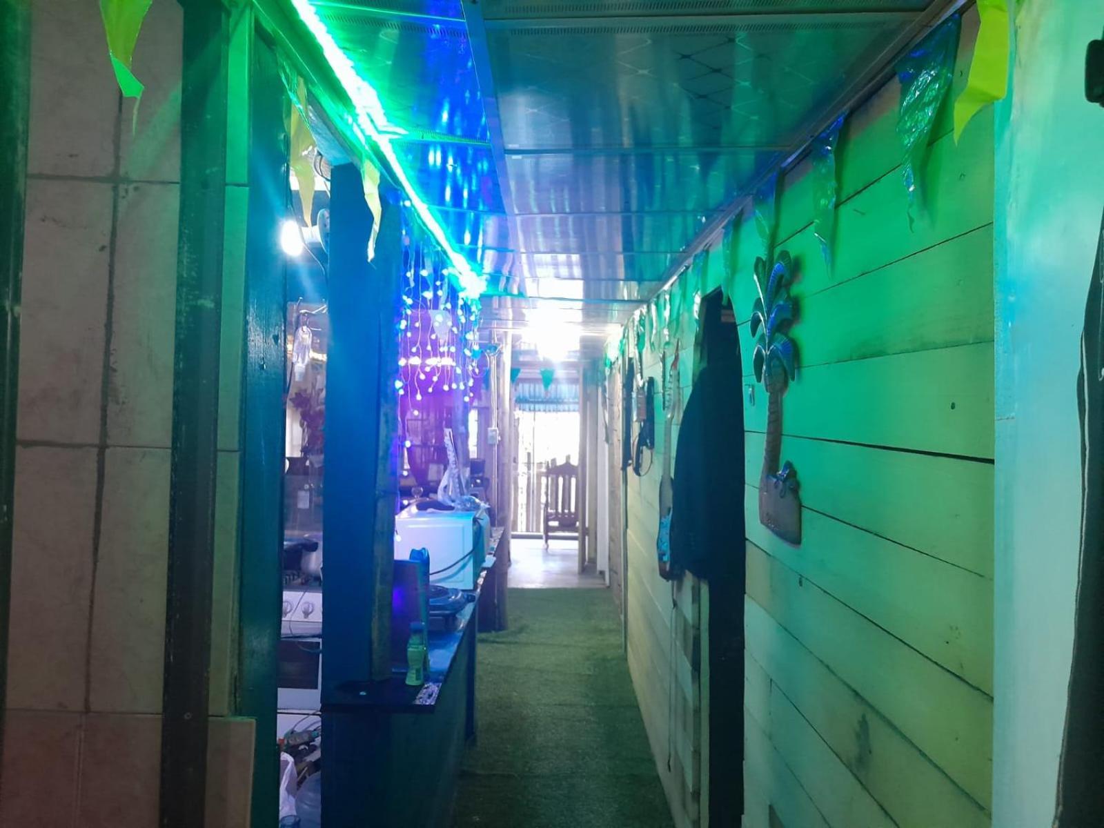 בוקס דל טורו Hostal Cafe Axel מראה חיצוני תמונה